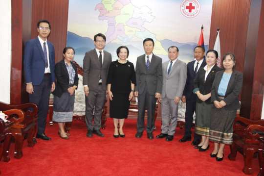 Lao Red Cross President Receives Thai Ambassador